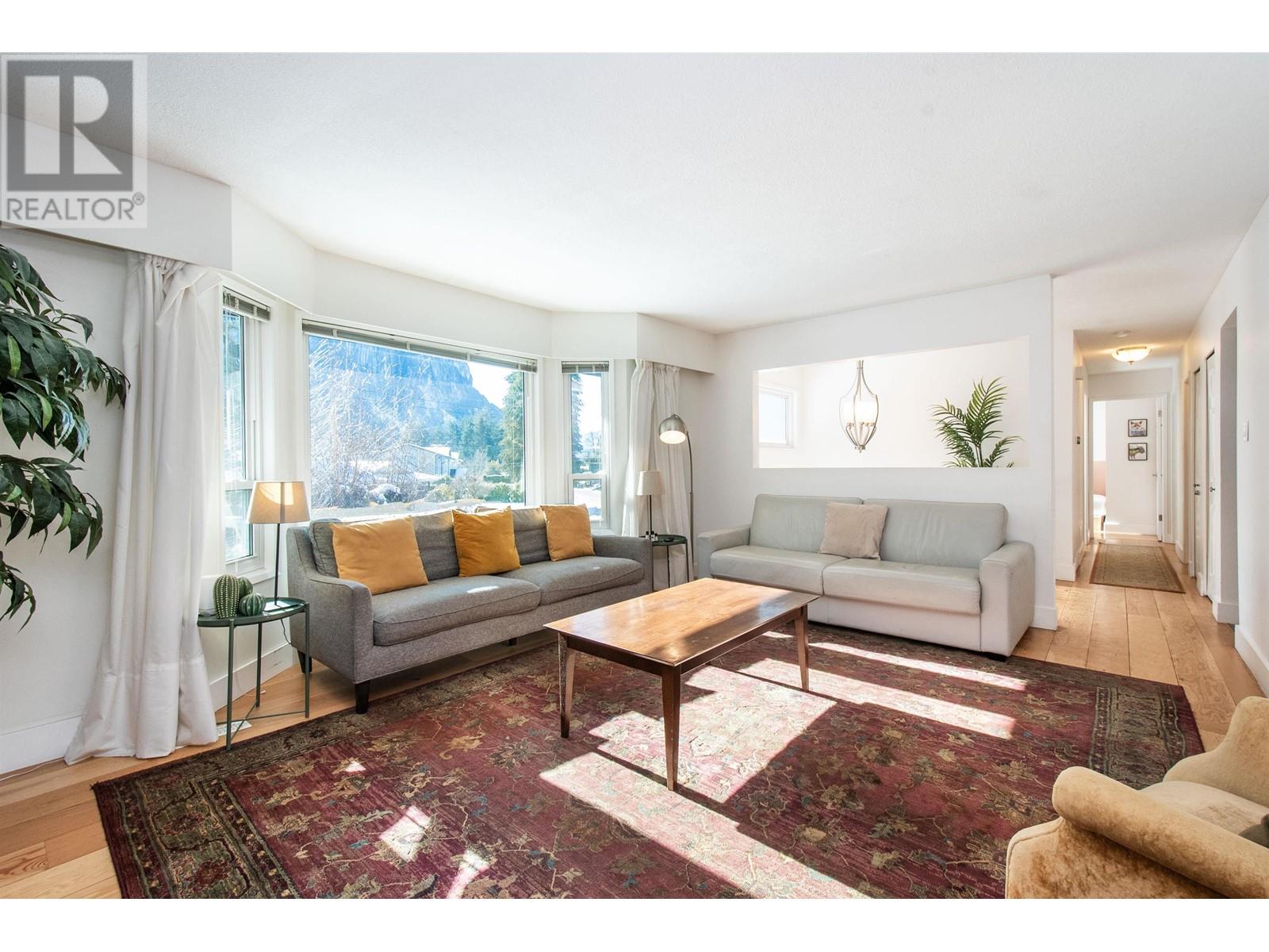 38269 MYRTLEWOOD CRESCENT