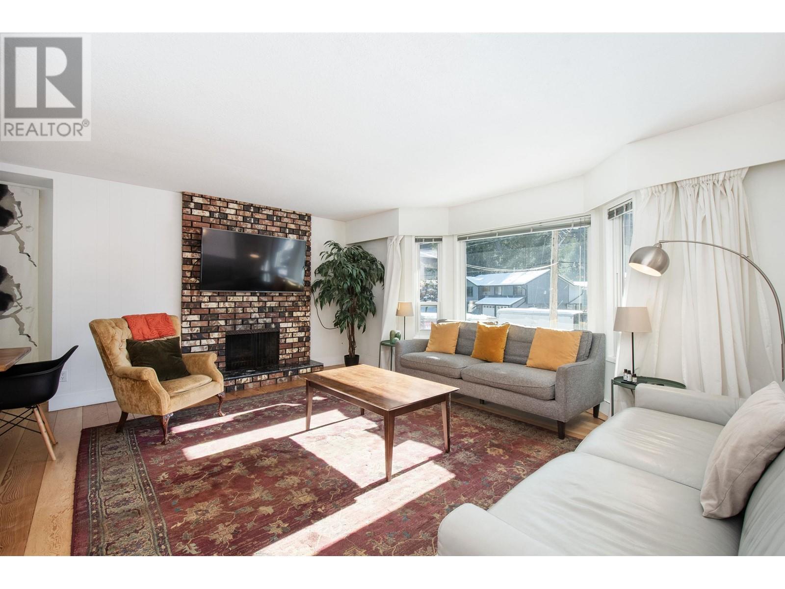 38269 MYRTLEWOOD CRESCENT