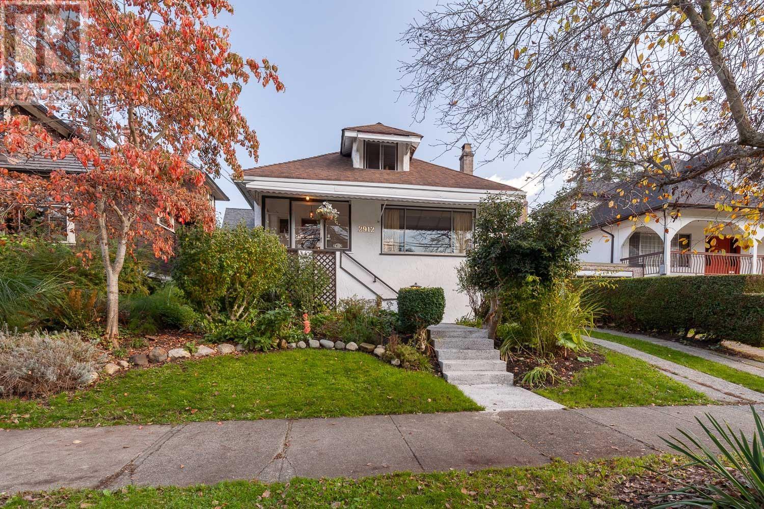 Listing Picture 2 of 40 : 2912 WOODLAND DRIVE, Vancouver / 溫哥華 - 魯藝地產 Yvonne Lu Group - MLS Medallion Club Member