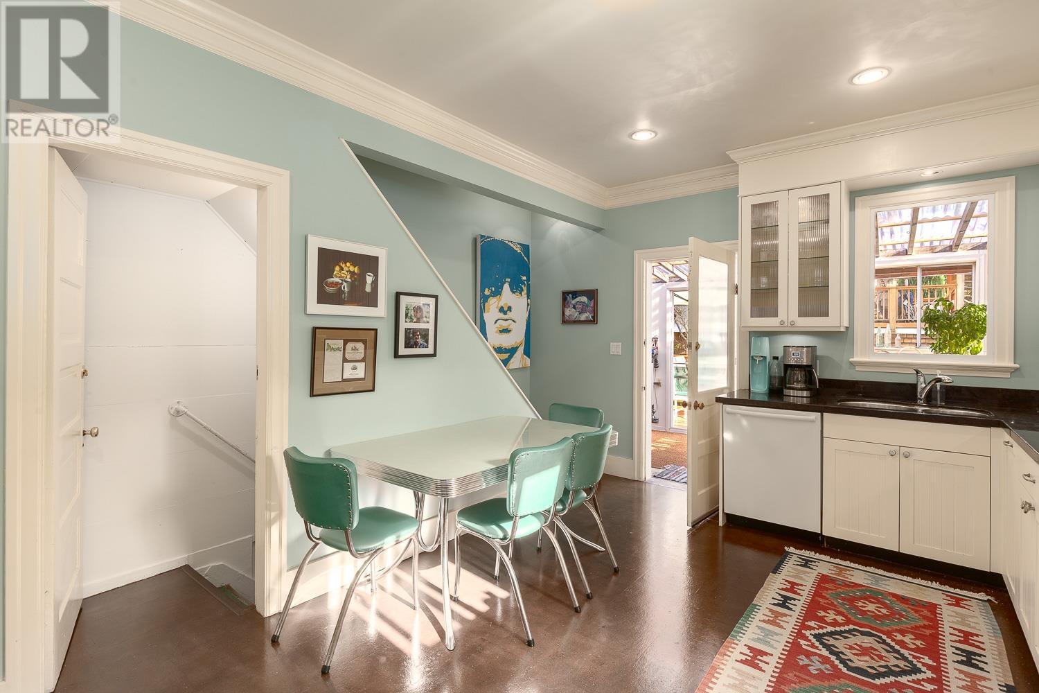 Listing Picture 20 of 40 : 2912 WOODLAND DRIVE, Vancouver / 溫哥華 - 魯藝地產 Yvonne Lu Group - MLS Medallion Club Member