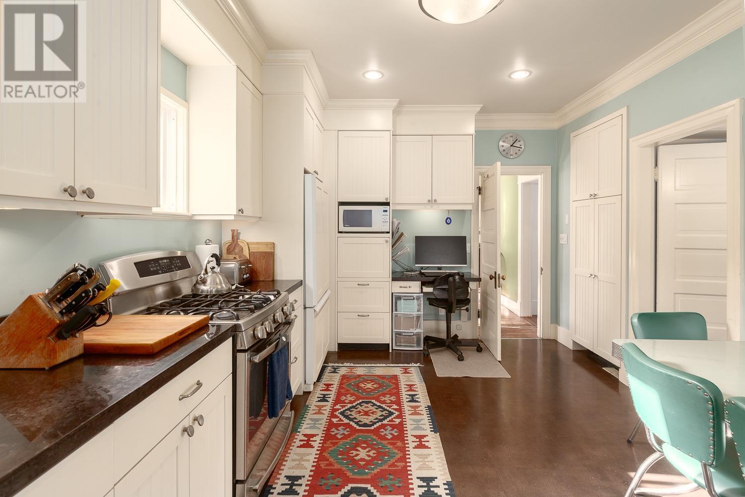 Listing Picture 21 of 40 : 2912 WOODLAND DRIVE, Vancouver / 溫哥華 - 魯藝地產 Yvonne Lu Group - MLS Medallion Club Member