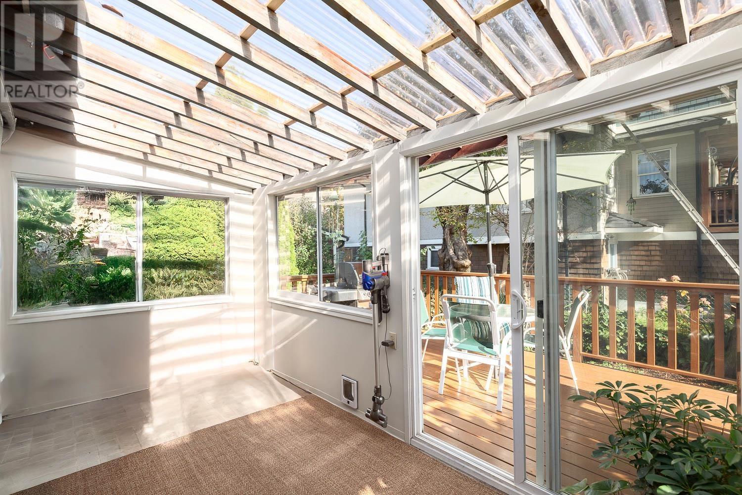 Listing Picture 24 of 40 : 2912 WOODLAND DRIVE, Vancouver / 溫哥華 - 魯藝地產 Yvonne Lu Group - MLS Medallion Club Member