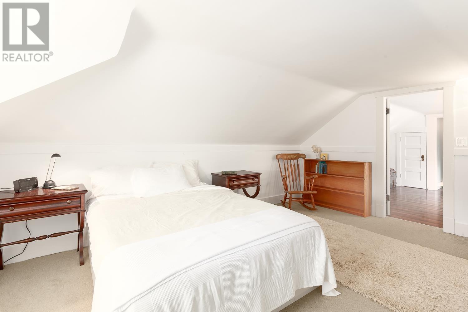 Listing Picture 30 of 40 : 2912 WOODLAND DRIVE, Vancouver / 溫哥華 - 魯藝地產 Yvonne Lu Group - MLS Medallion Club Member