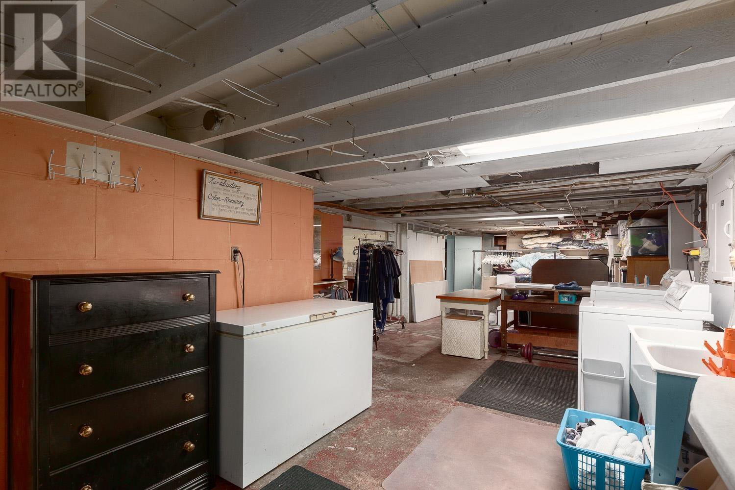 Listing Picture 31 of 40 : 2912 WOODLAND DRIVE, Vancouver / 溫哥華 - 魯藝地產 Yvonne Lu Group - MLS Medallion Club Member