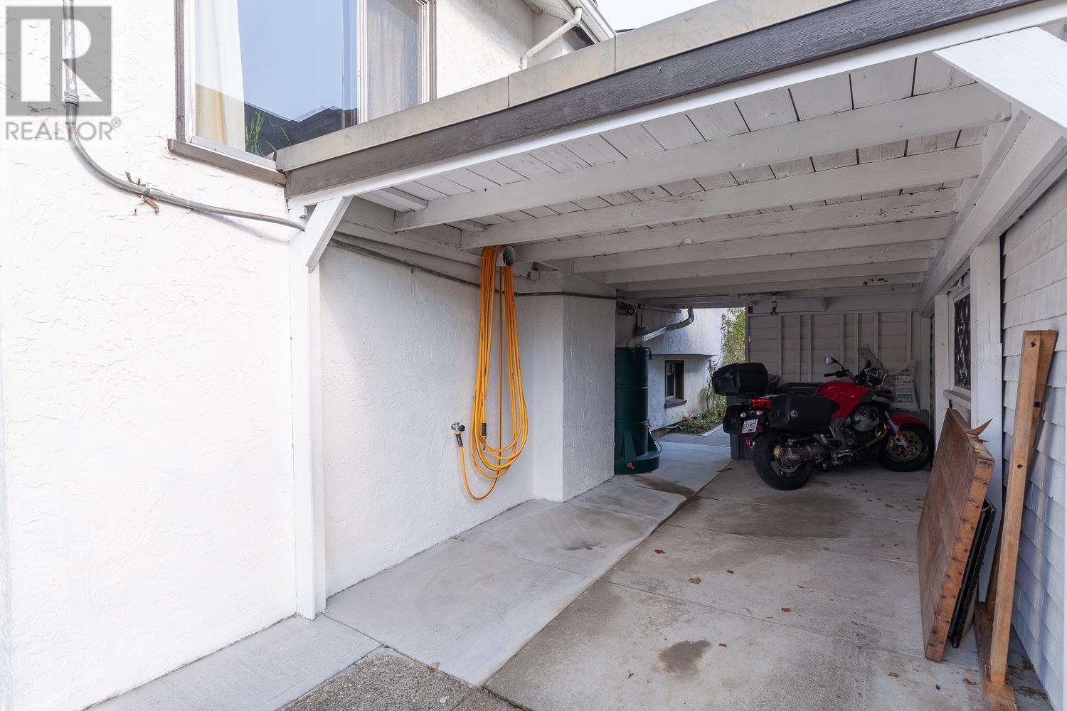 Listing Picture 38 of 40 : 2912 WOODLAND DRIVE, Vancouver / 溫哥華 - 魯藝地產 Yvonne Lu Group - MLS Medallion Club Member