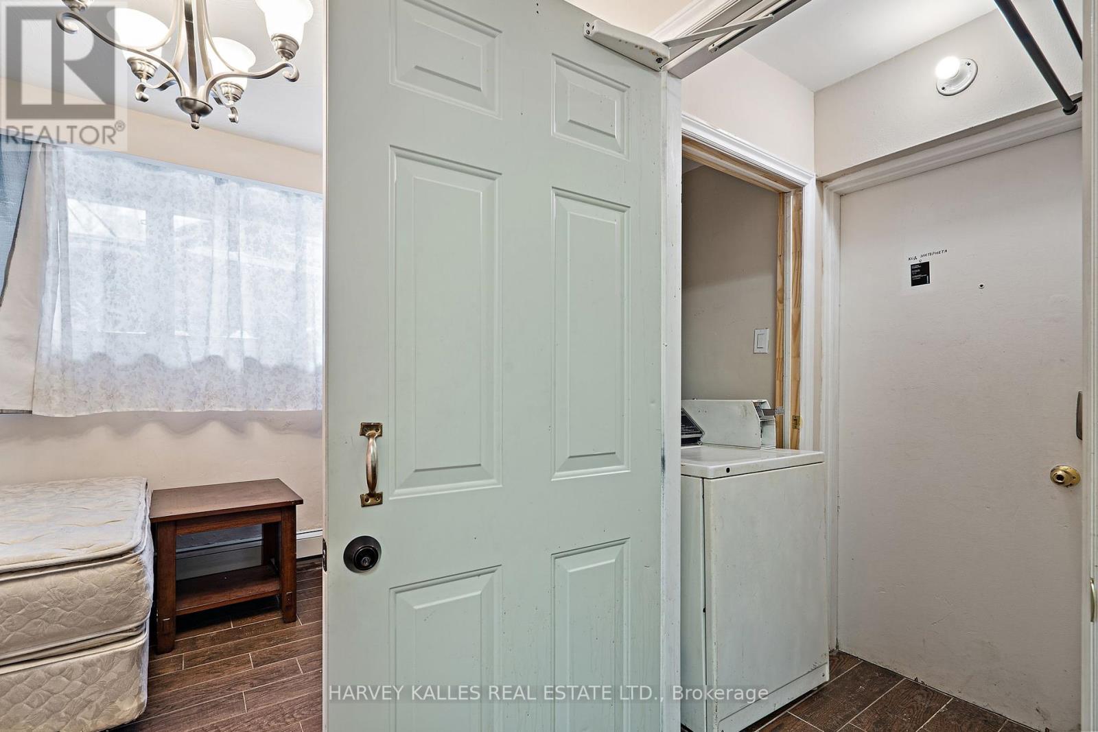 60 Garthdale Court, Toronto, Ontario  M3H 5P9 - Photo 10 - C11976557