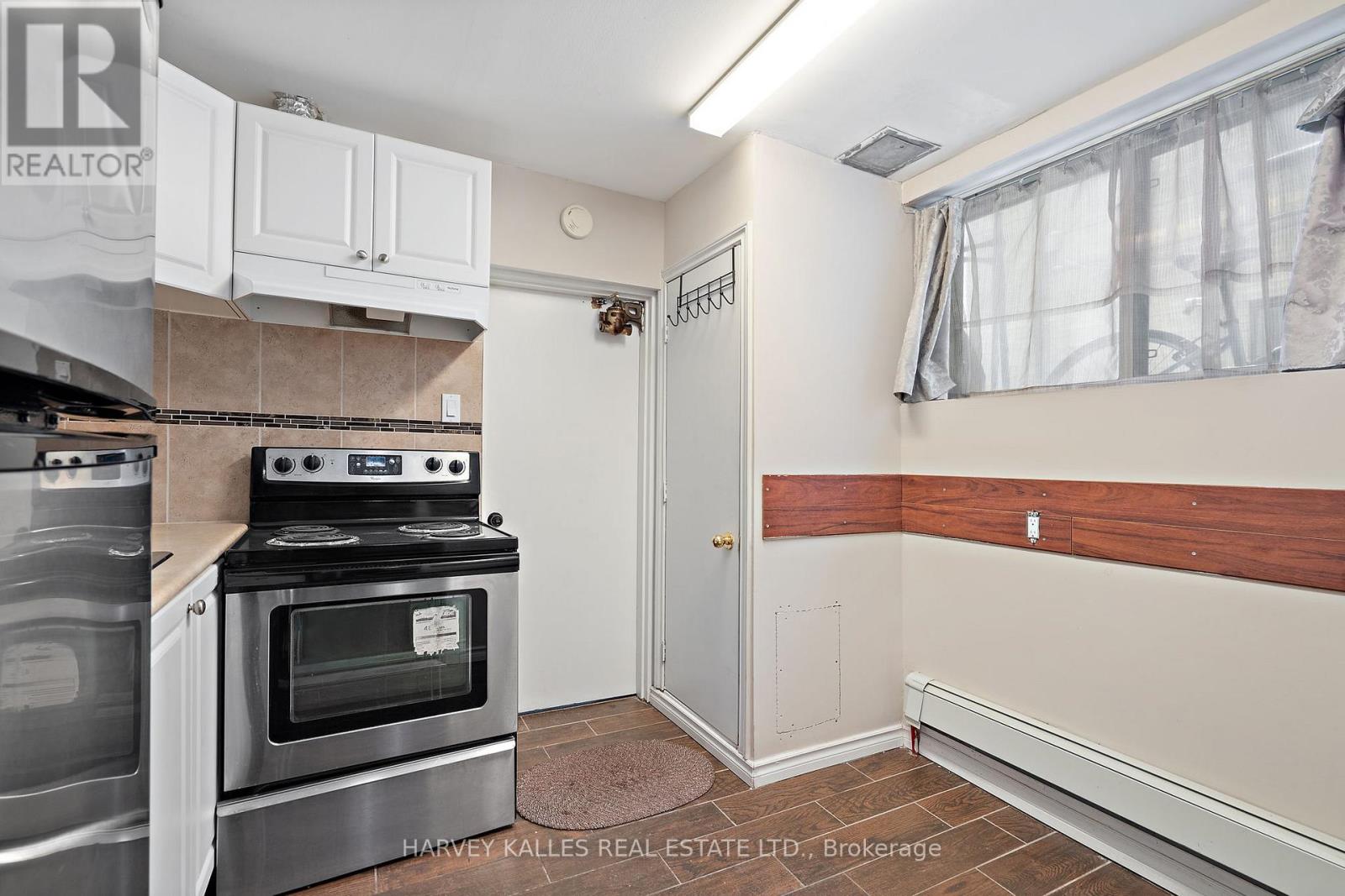 60 Garthdale Court, Toronto, Ontario  M3H 5P9 - Photo 5 - C11976557