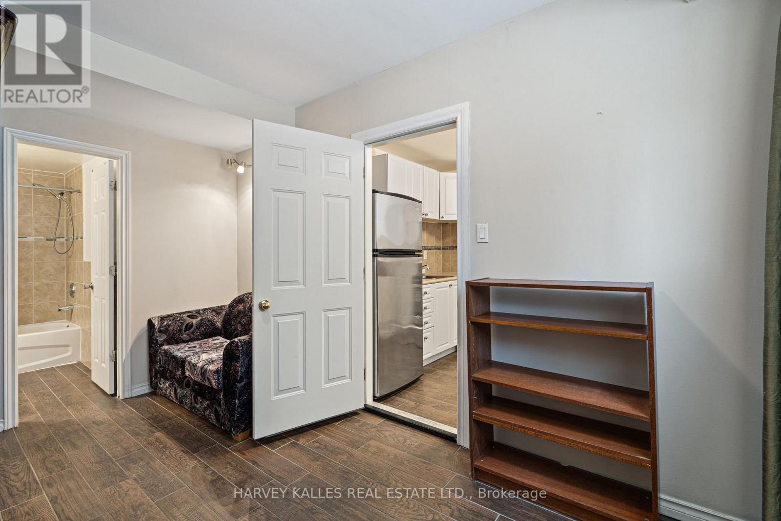 60 Garthdale Court, Toronto, Ontario  M3H 5P9 - Photo 7 - C11976557