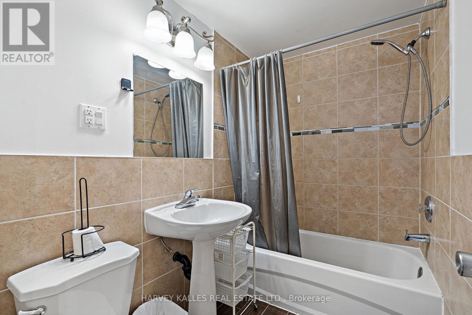 60 Garthdale Court, Toronto, Ontario  M3H 5P9 - Photo 8 - C11976557