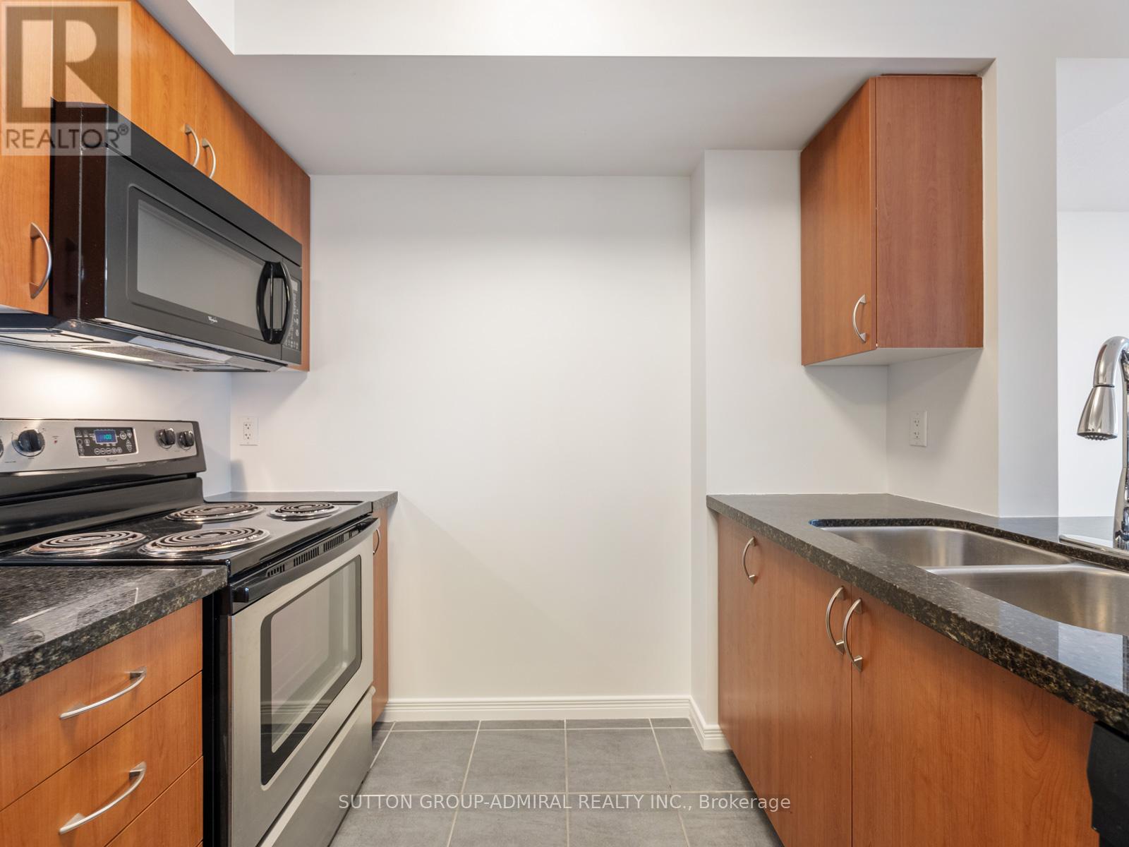 Property at 1715 - 60 HEINTZMAN STREET image 3
