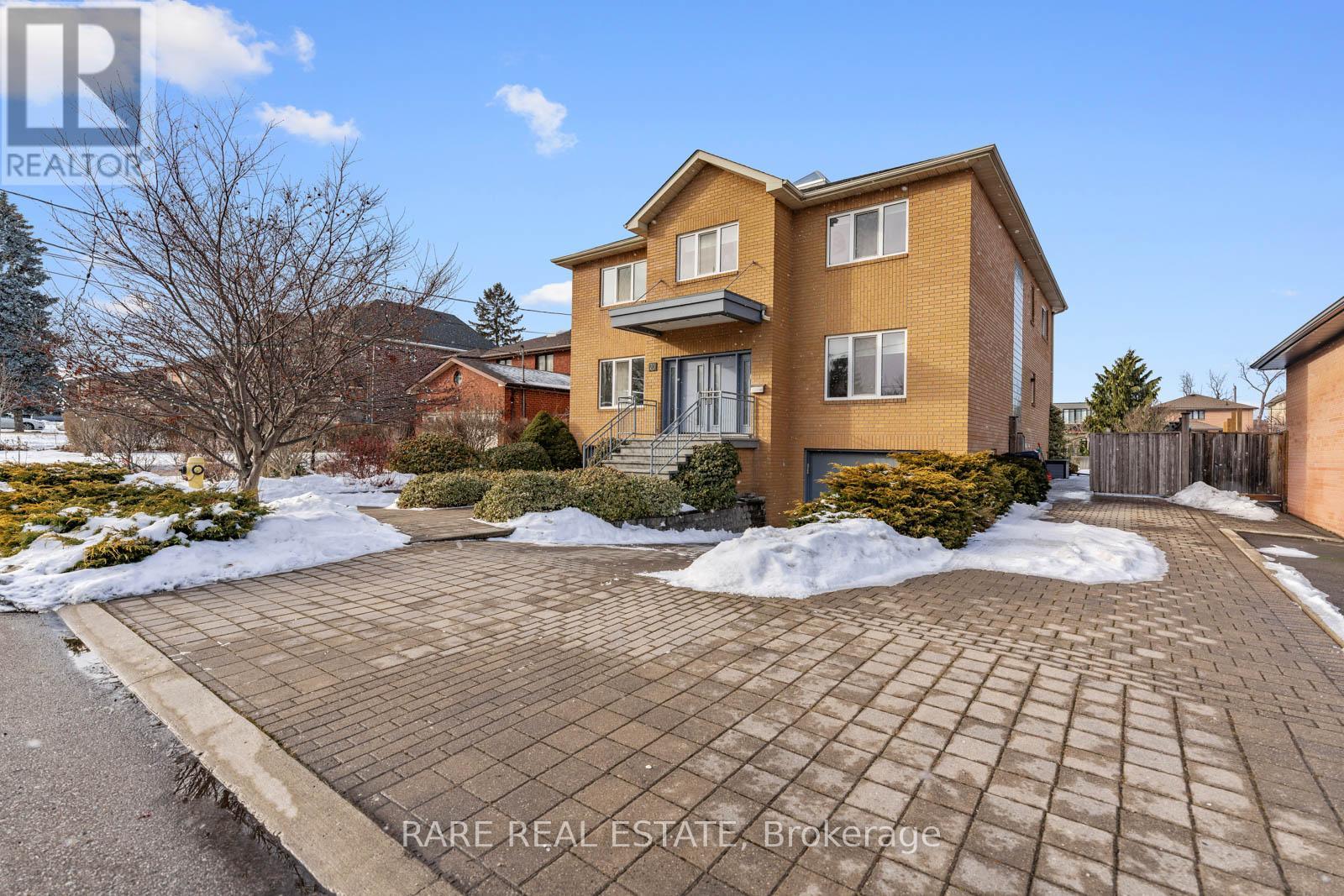 70 Sunset Trail, Toronto, Ontario  M9M 1J6 - Photo 32 - W11975824