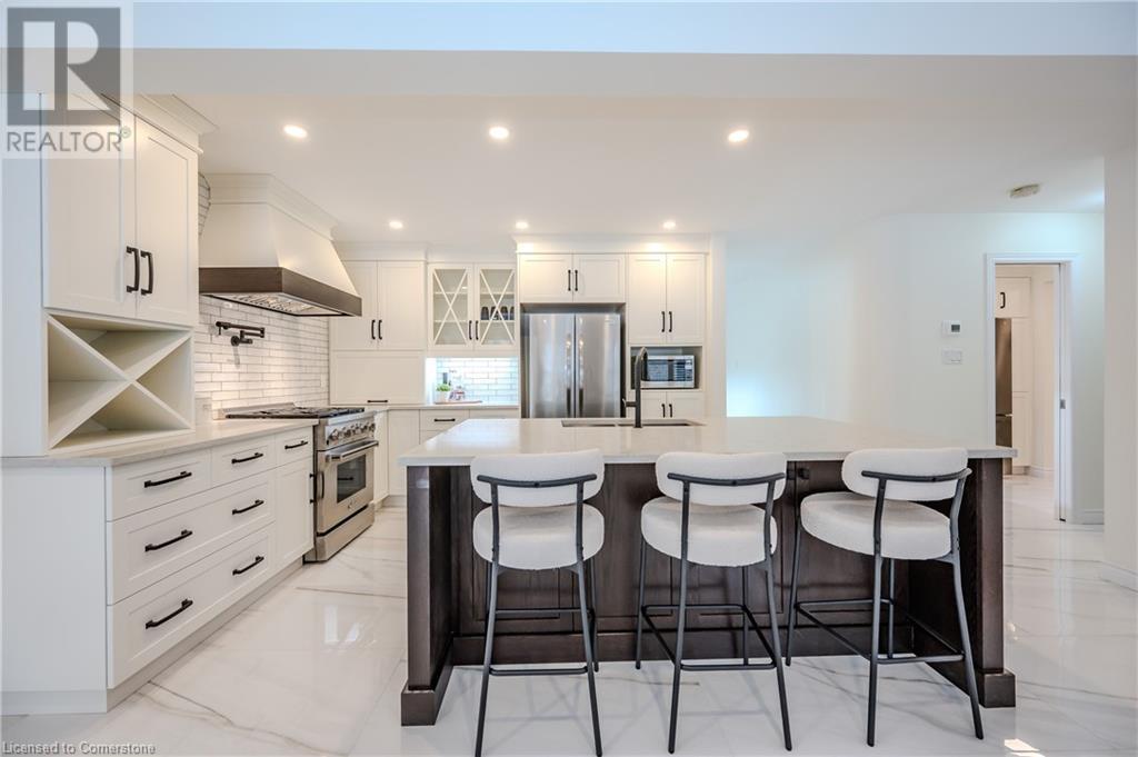 Property at 7 ELDERBERRY Court image 3
