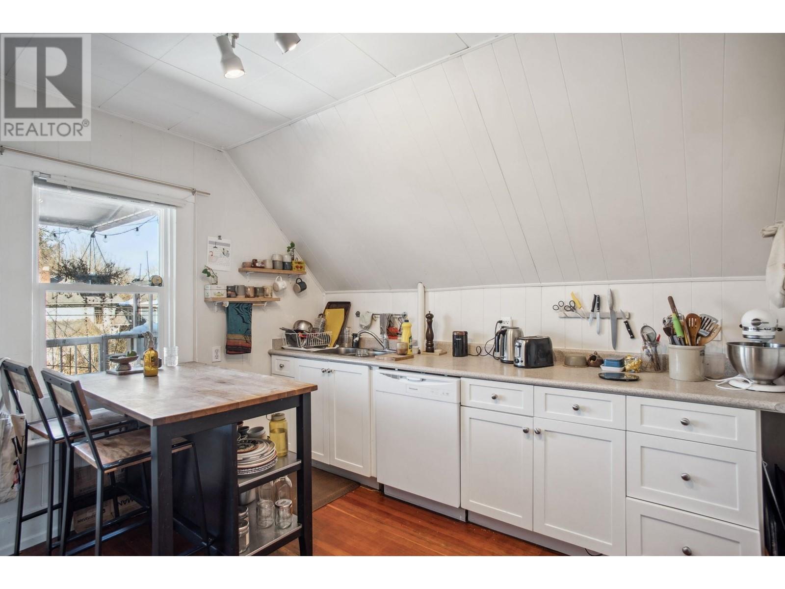 Listing Picture 23 of 40 : 173 W 19TH AVENUE, Vancouver / 溫哥華 - 魯藝地產 Yvonne Lu Group - MLS Medallion Club Member