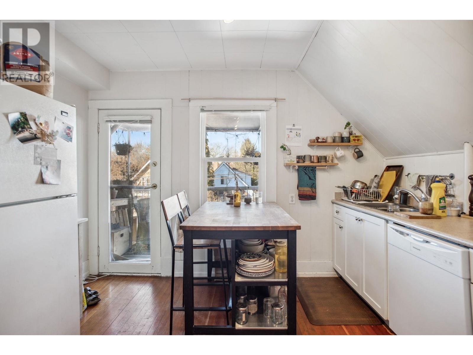 Listing Picture 22 of 40 : 173 W 19TH AVENUE, Vancouver / 溫哥華 - 魯藝地產 Yvonne Lu Group - MLS Medallion Club Member