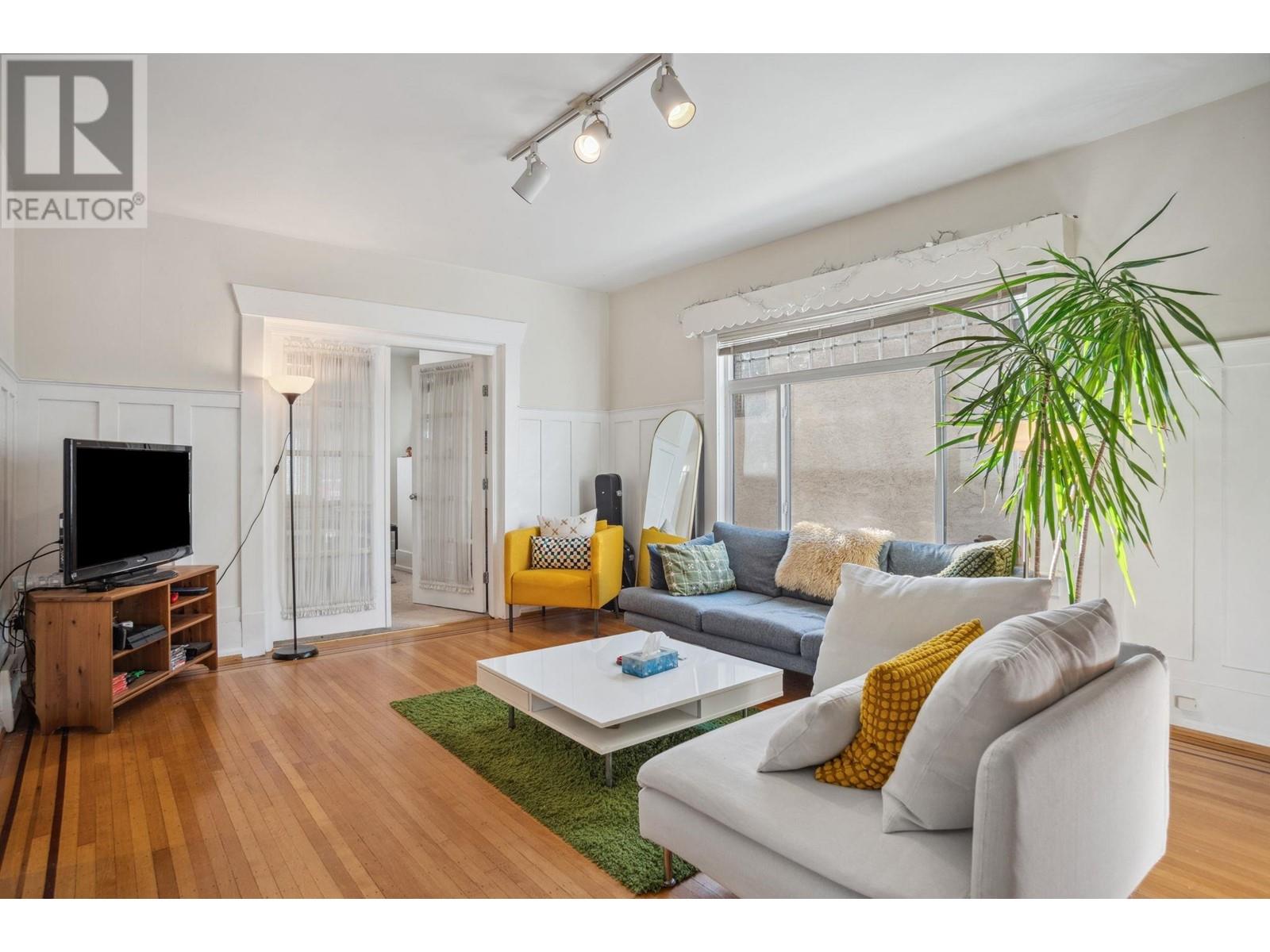 Listing Picture 5 of 40 : 173 W 19TH AVENUE, Vancouver / 溫哥華 - 魯藝地產 Yvonne Lu Group - MLS Medallion Club Member