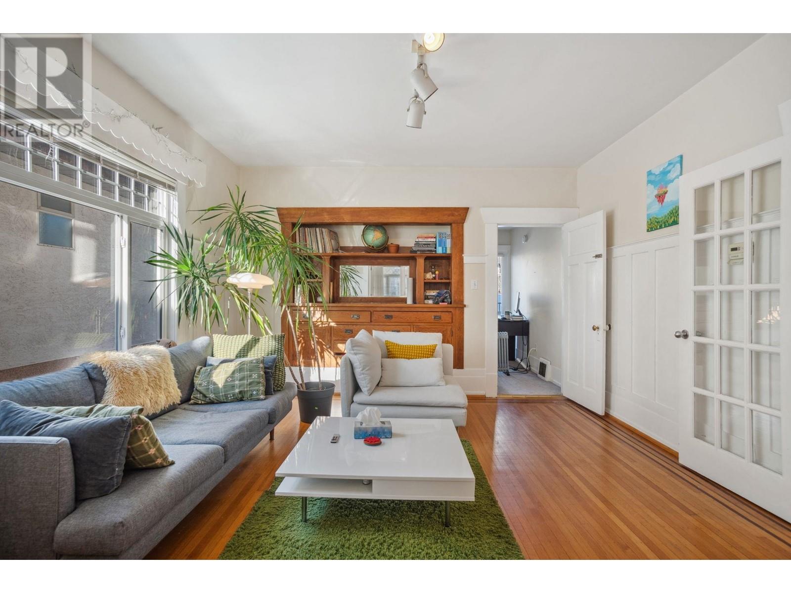 Listing Picture 6 of 40 : 173 W 19TH AVENUE, Vancouver / 溫哥華 - 魯藝地產 Yvonne Lu Group - MLS Medallion Club Member