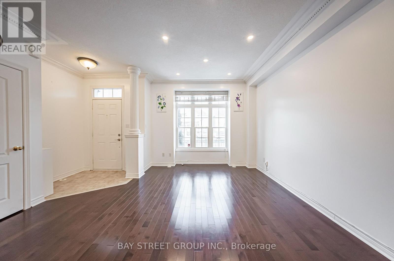 Property at 5492 TENTH LINE W image 2