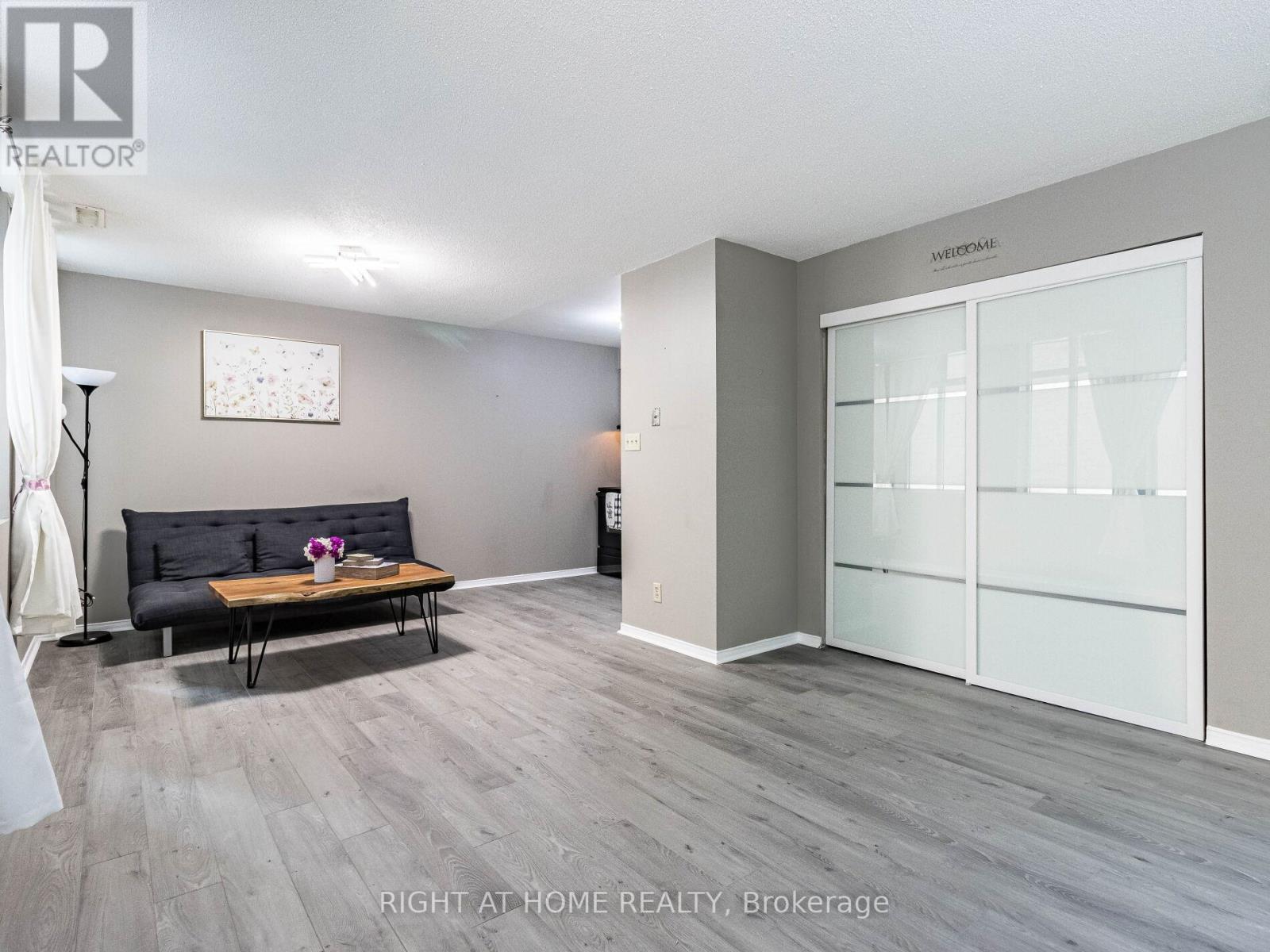 Property at 303 - 36 JAMES STREET S image 4