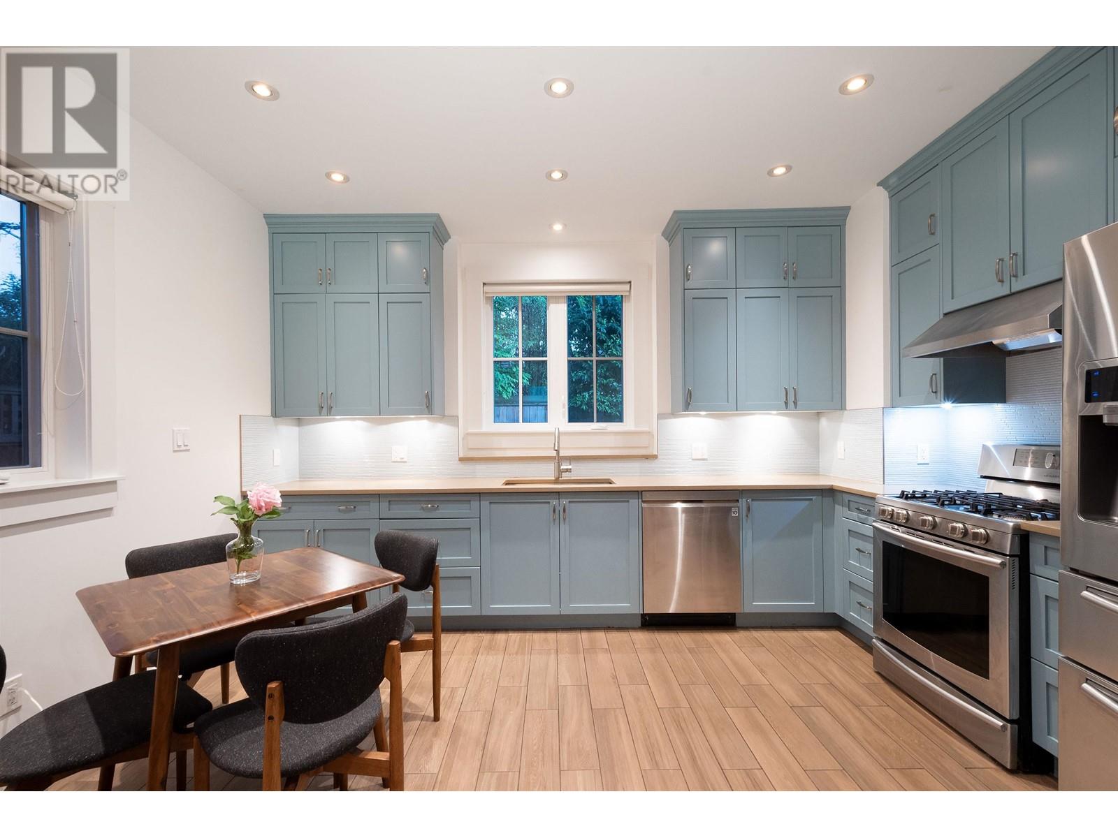 Listing Picture 6 of 23 : 3132 W 7TH AVENUE, Vancouver / 溫哥華 - 魯藝地產 Yvonne Lu Group - MLS Medallion Club Member