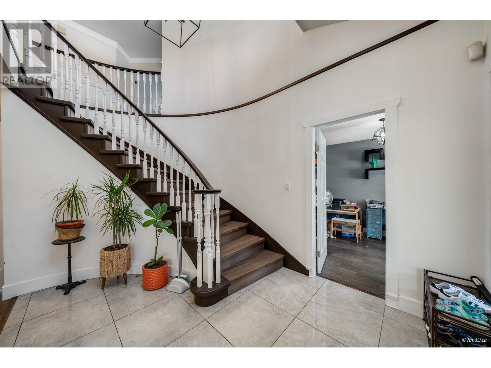 7135 4th Street, Burnaby, British Columbia  V5E 3X7 - Photo 4 - R2966939