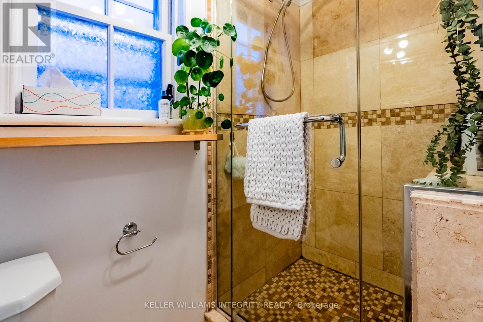 Property at 254 EMOND STREET image 4