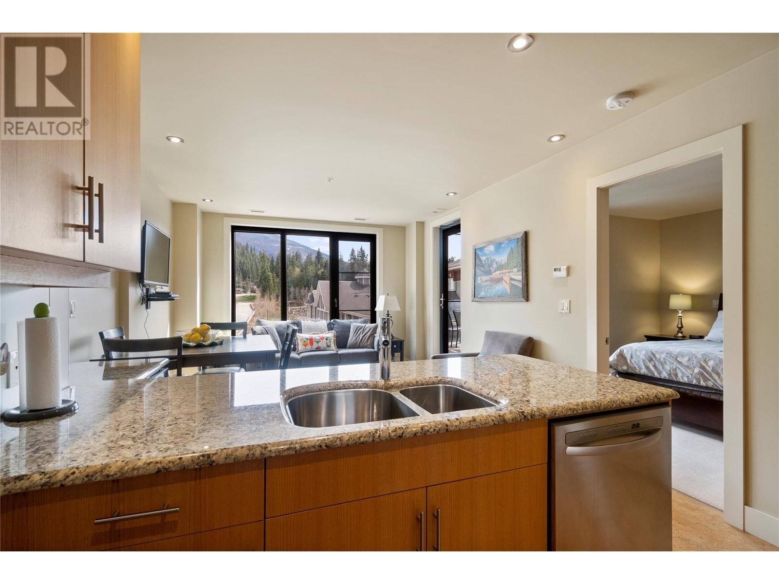 326 Mara Lake Lane Unit# 401, Sicamous, British Columbia  V0E 2V1 - Photo 4 - 10335493