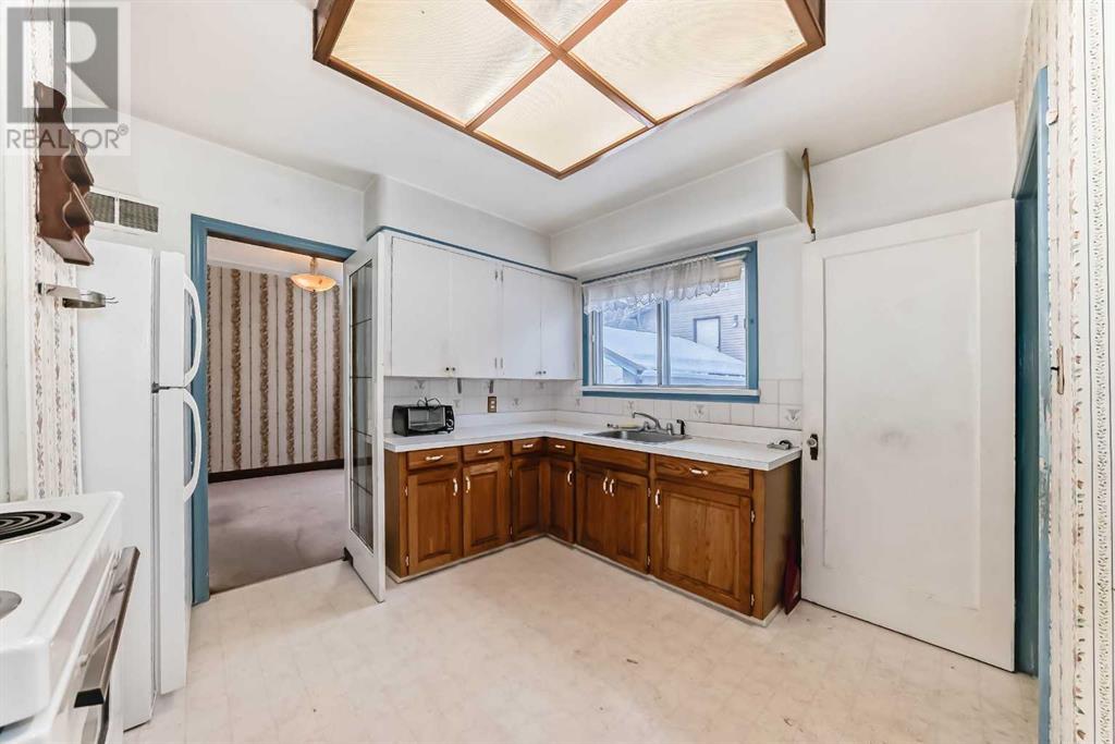 Property at 1617 Summer Street SW image 3
