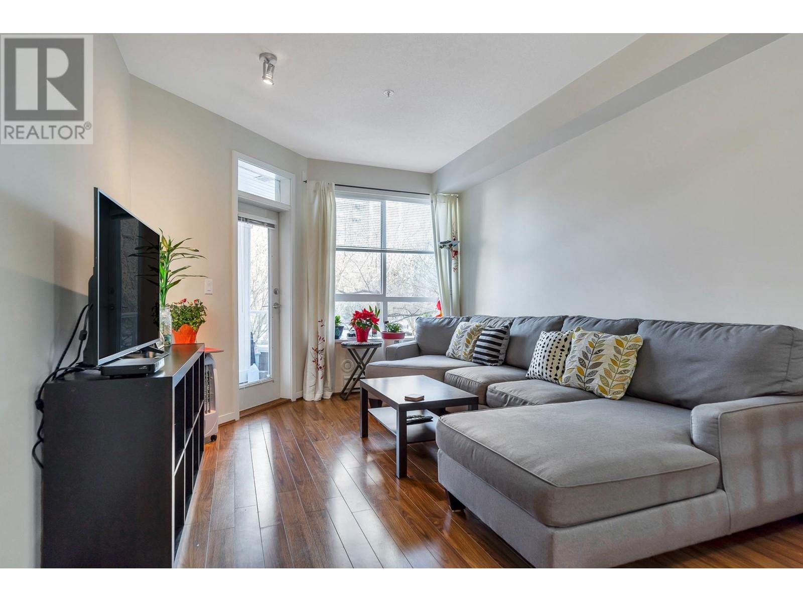 Listing Picture 11 of 35 : 211 3551 FOSTER AVENUE, Vancouver / 溫哥華 - 魯藝地產 Yvonne Lu Group - MLS Medallion Club Member