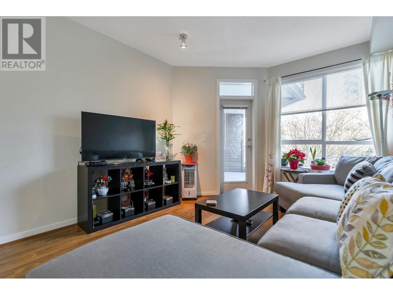 Listing Picture 12 of 35 : 211 3551 FOSTER AVENUE, Vancouver / 溫哥華 - 魯藝地產 Yvonne Lu Group - MLS Medallion Club Member