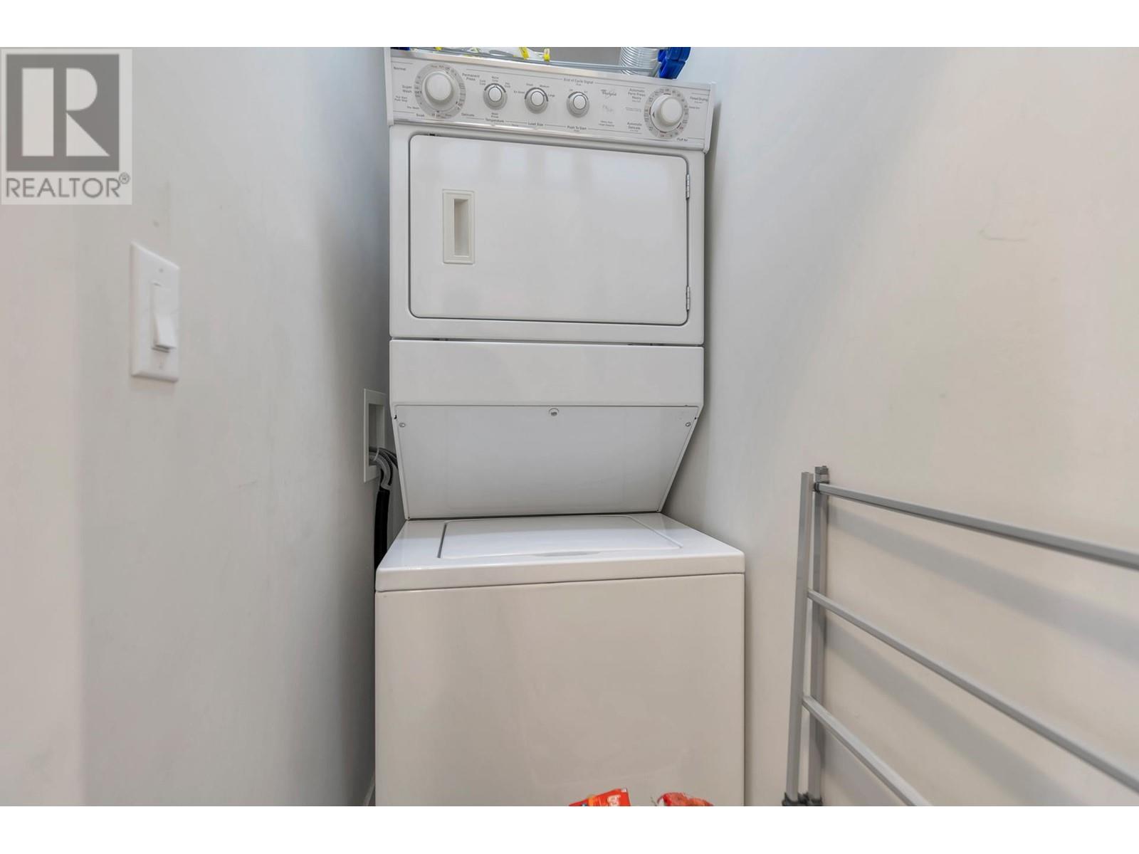 Listing Picture 29 of 35 : 211 3551 FOSTER AVENUE, Vancouver / 溫哥華 - 魯藝地產 Yvonne Lu Group - MLS Medallion Club Member