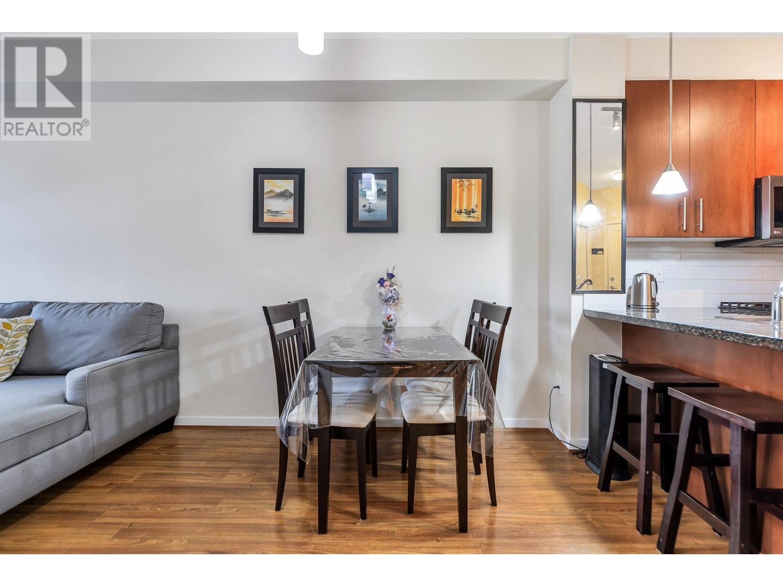 Listing Picture 7 of 35 : 211 3551 FOSTER AVENUE, Vancouver / 溫哥華 - 魯藝地產 Yvonne Lu Group - MLS Medallion Club Member