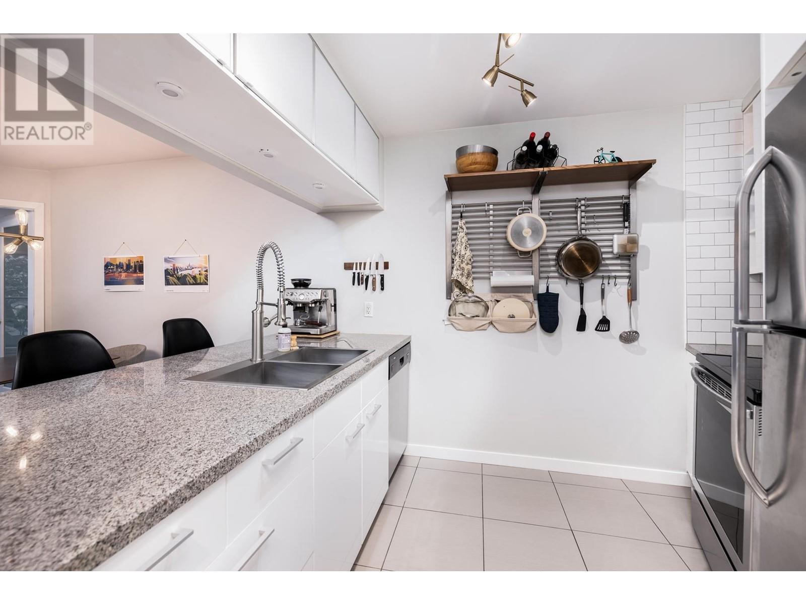 Listing Picture 3 of 29 : 115 2222 PRINCE EDWARD STREET, Vancouver / 溫哥華 - 魯藝地產 Yvonne Lu Group - MLS Medallion Club Member