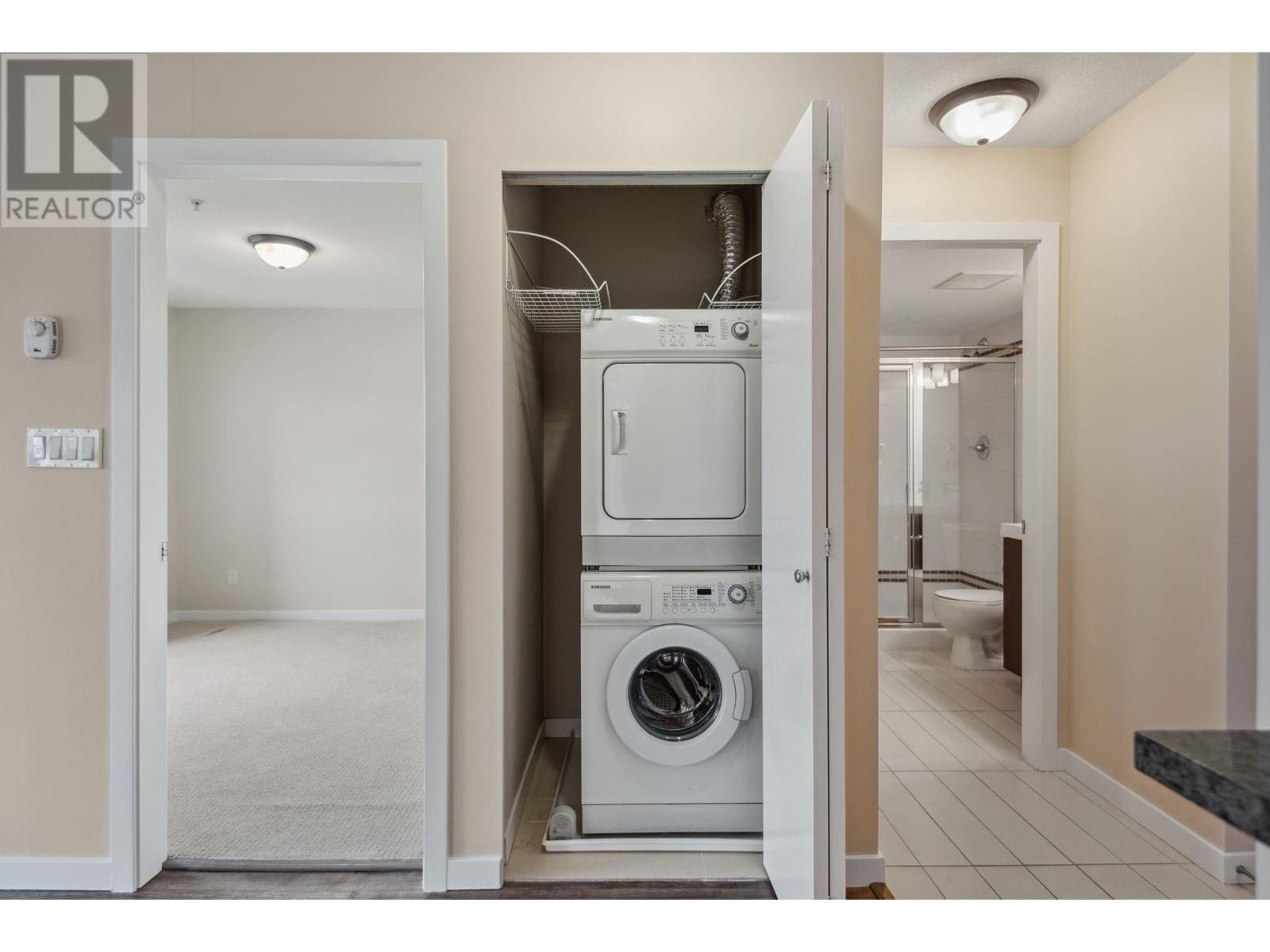 Listing Picture 16 of 29 : 202 7339 MACPHERSON AVENUE, Burnaby / 本拿比 - 魯藝地產 Yvonne Lu Group - MLS Medallion Club Member
