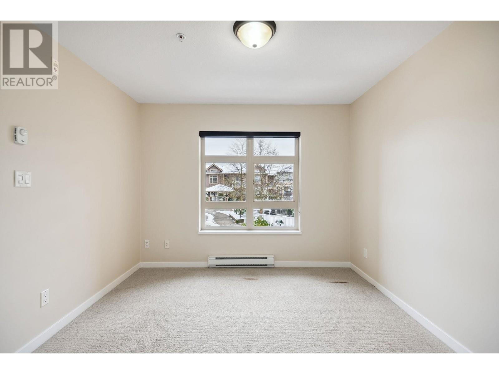 Listing Picture 18 of 29 : 202 7339 MACPHERSON AVENUE, Burnaby / 本拿比 - 魯藝地產 Yvonne Lu Group - MLS Medallion Club Member