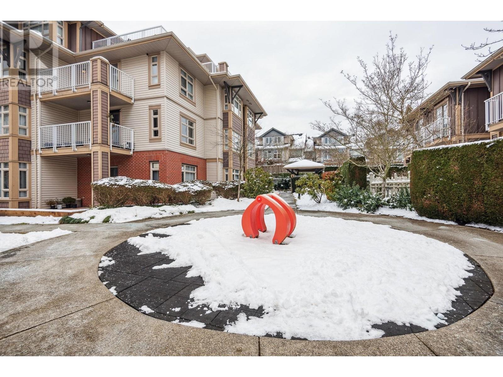 Listing Picture 25 of 29 : 202 7339 MACPHERSON AVENUE, Burnaby / 本拿比 - 魯藝地產 Yvonne Lu Group - MLS Medallion Club Member