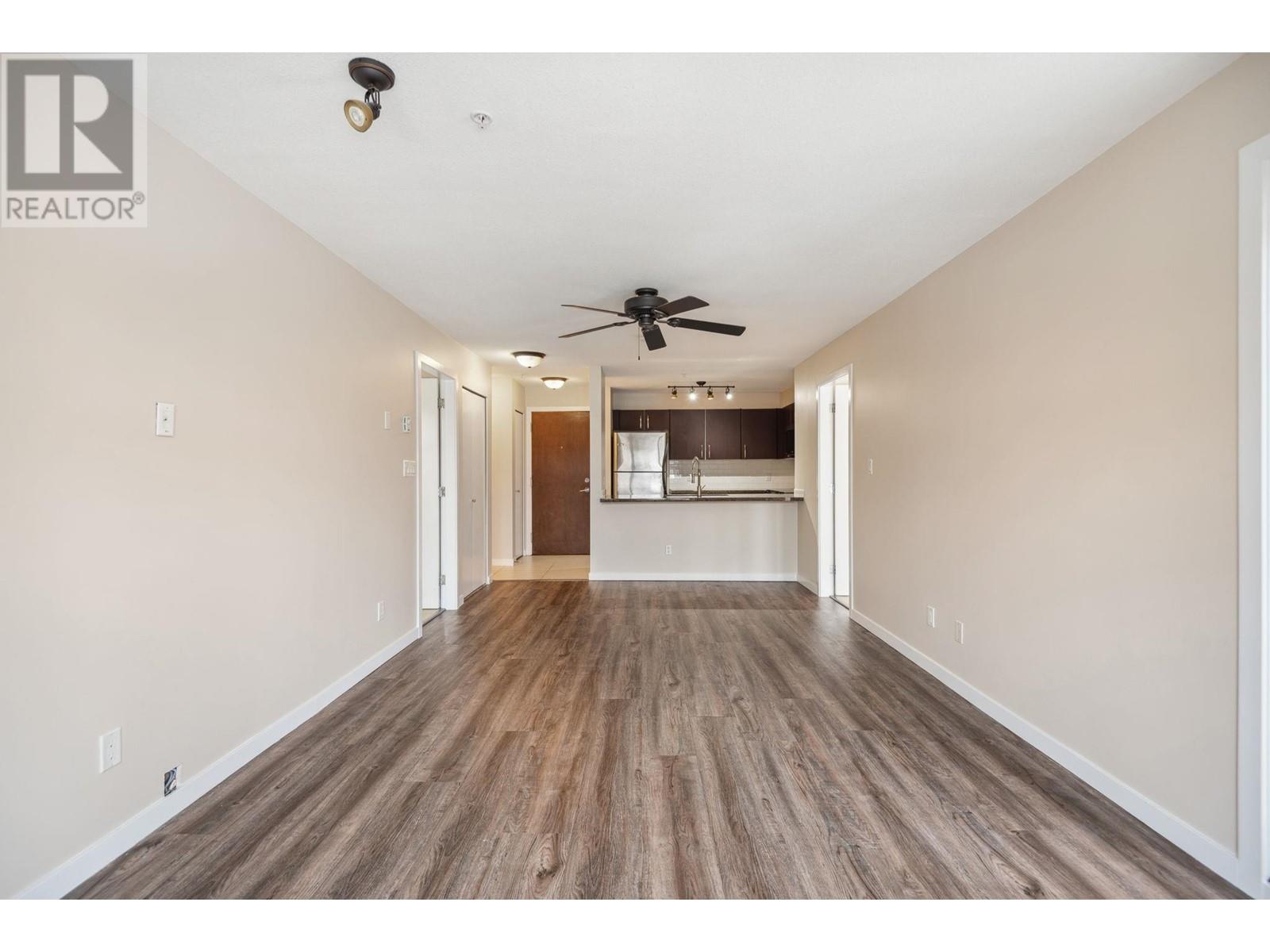 Listing Picture 5 of 29 : 202 7339 MACPHERSON AVENUE, Burnaby / 本拿比 - 魯藝地產 Yvonne Lu Group - MLS Medallion Club Member