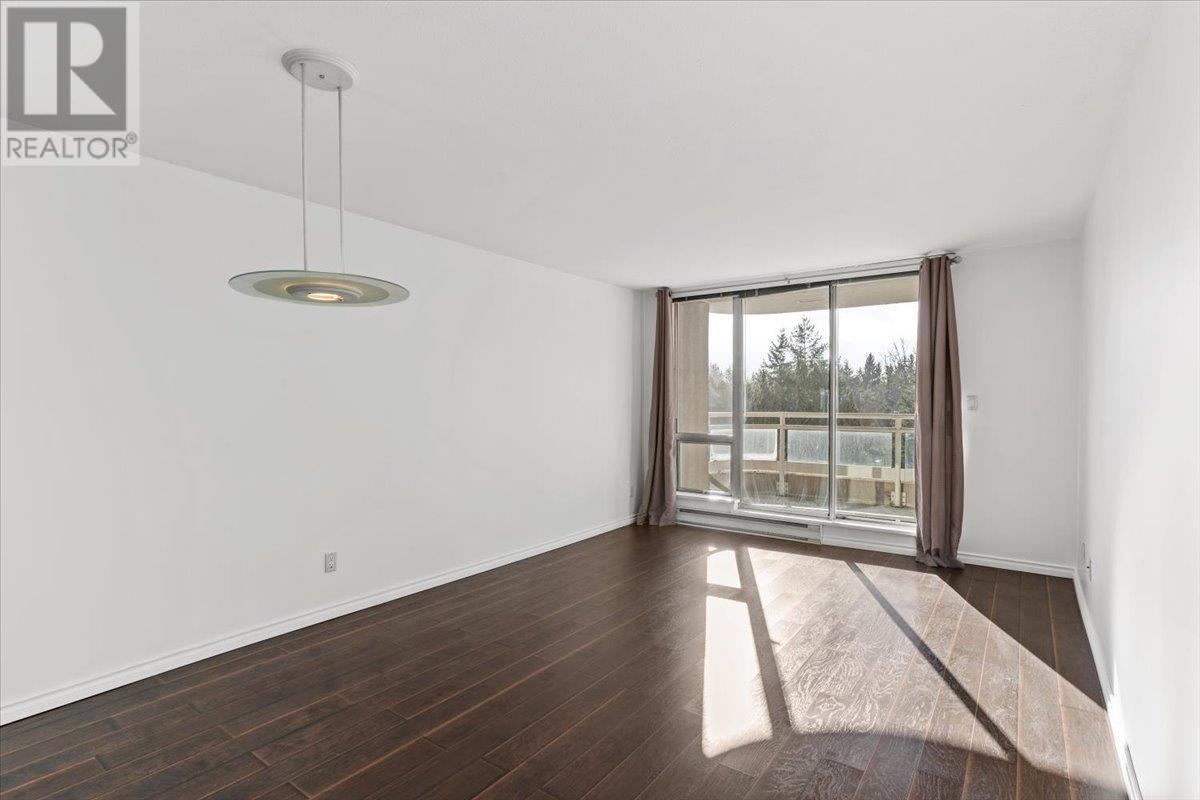 Listing Picture 5 of 28 : 301 9633 MANCHESTER DRIVE, Burnaby / 本拿比 - 魯藝地產 Yvonne Lu Group - MLS Medallion Club Member