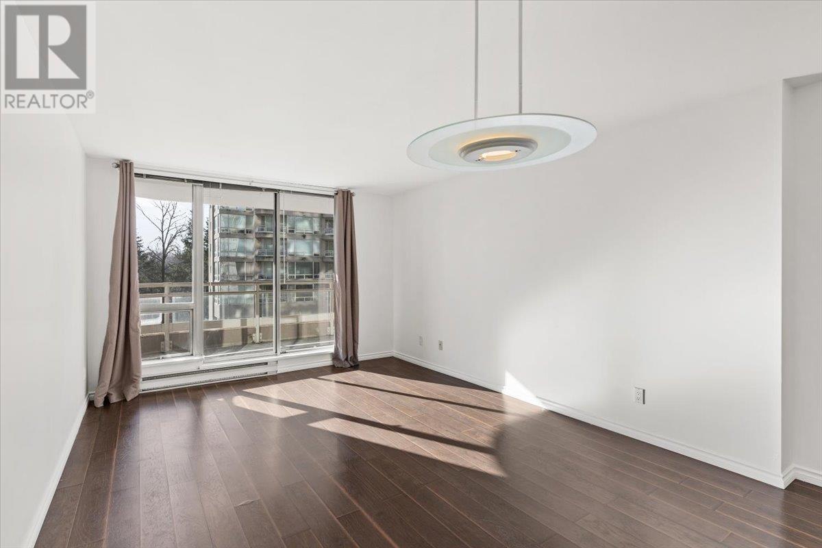 Listing Picture 8 of 28 : 301 9633 MANCHESTER DRIVE, Burnaby / 本拿比 - 魯藝地產 Yvonne Lu Group - MLS Medallion Club Member
