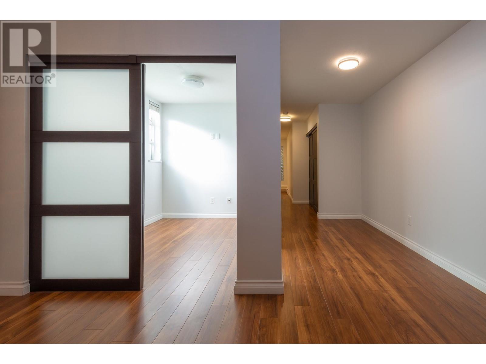 Listing Picture 18 of 35 : 106 1082 W 8TH AVENUE, Vancouver / 溫哥華 - 魯藝地產 Yvonne Lu Group - MLS Medallion Club Member