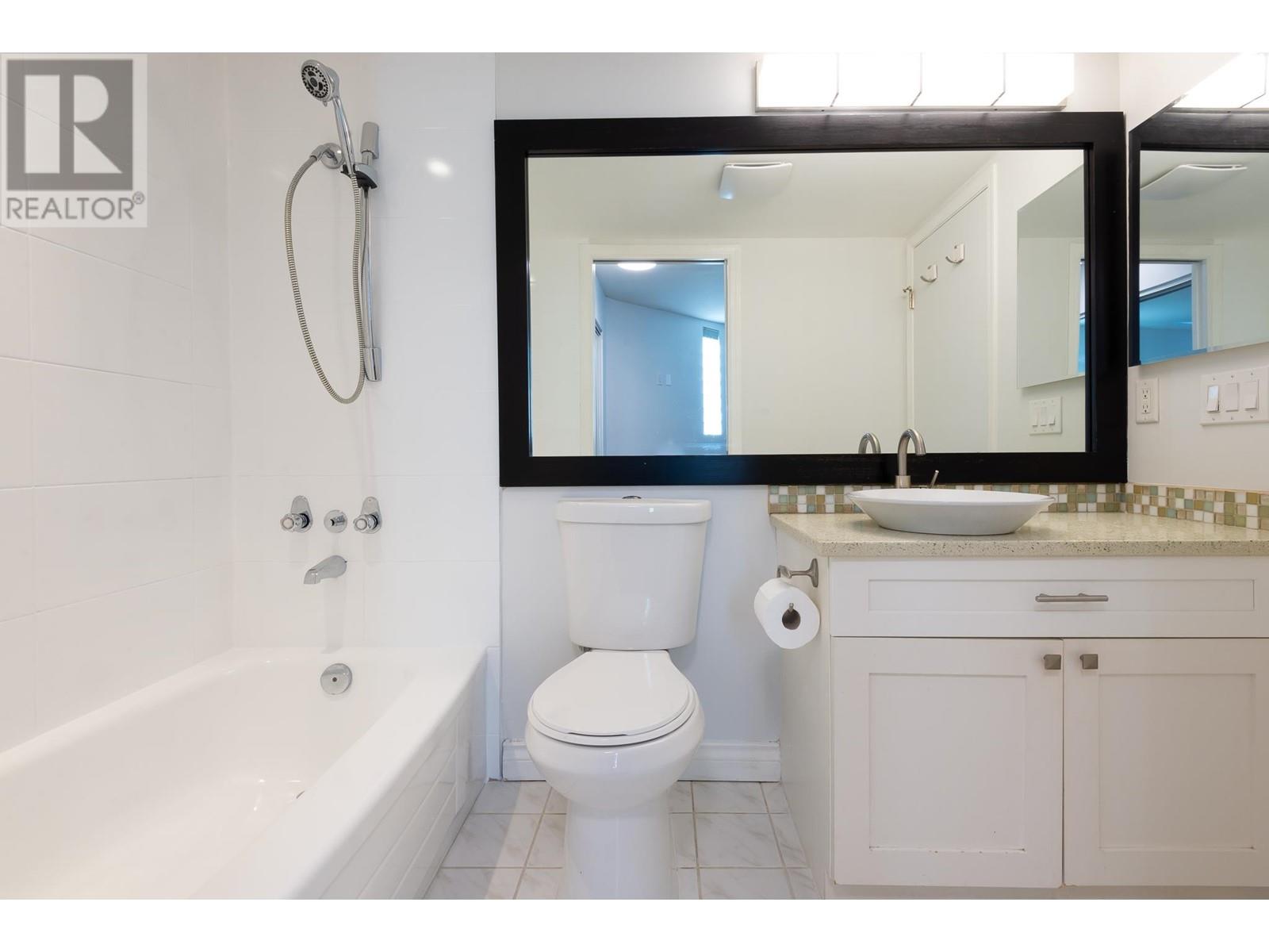 Listing Picture 23 of 35 : 106 1082 W 8TH AVENUE, Vancouver / 溫哥華 - 魯藝地產 Yvonne Lu Group - MLS Medallion Club Member