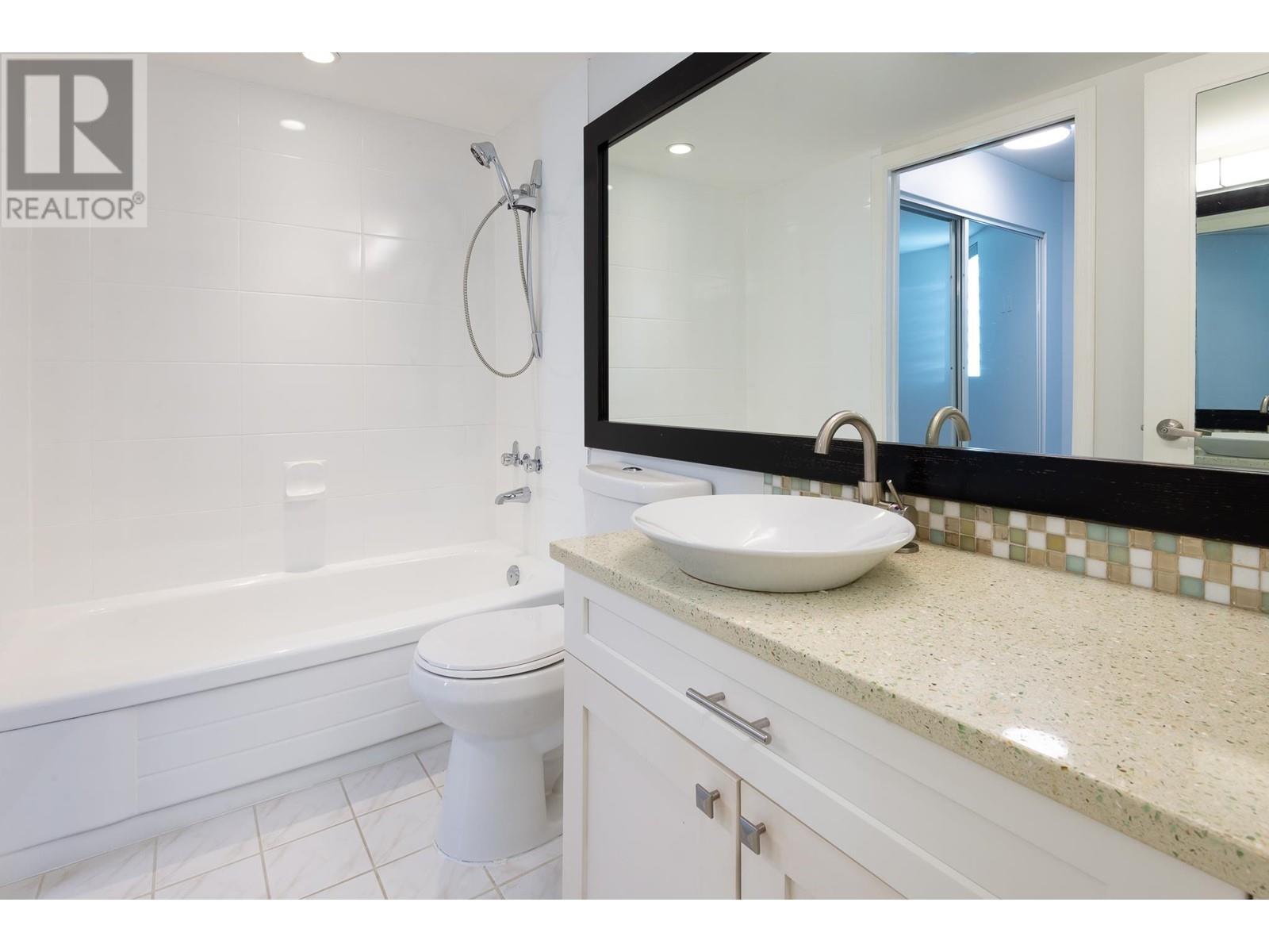 Listing Picture 24 of 35 : 106 1082 W 8TH AVENUE, Vancouver / 溫哥華 - 魯藝地產 Yvonne Lu Group - MLS Medallion Club Member