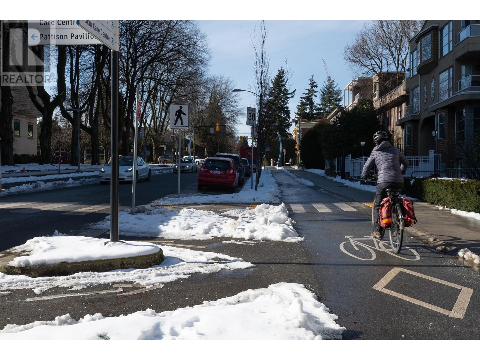 Listing Picture 32 of 35 : 106 1082 W 8TH AVENUE, Vancouver / 溫哥華 - 魯藝地產 Yvonne Lu Group - MLS Medallion Club Member