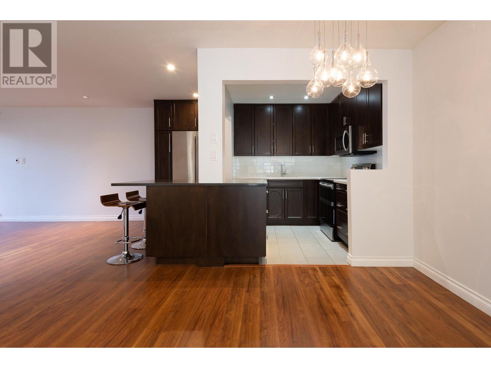 Listing Picture 9 of 35 : 106 1082 W 8TH AVENUE, Vancouver / 溫哥華 - 魯藝地產 Yvonne Lu Group - MLS Medallion Club Member