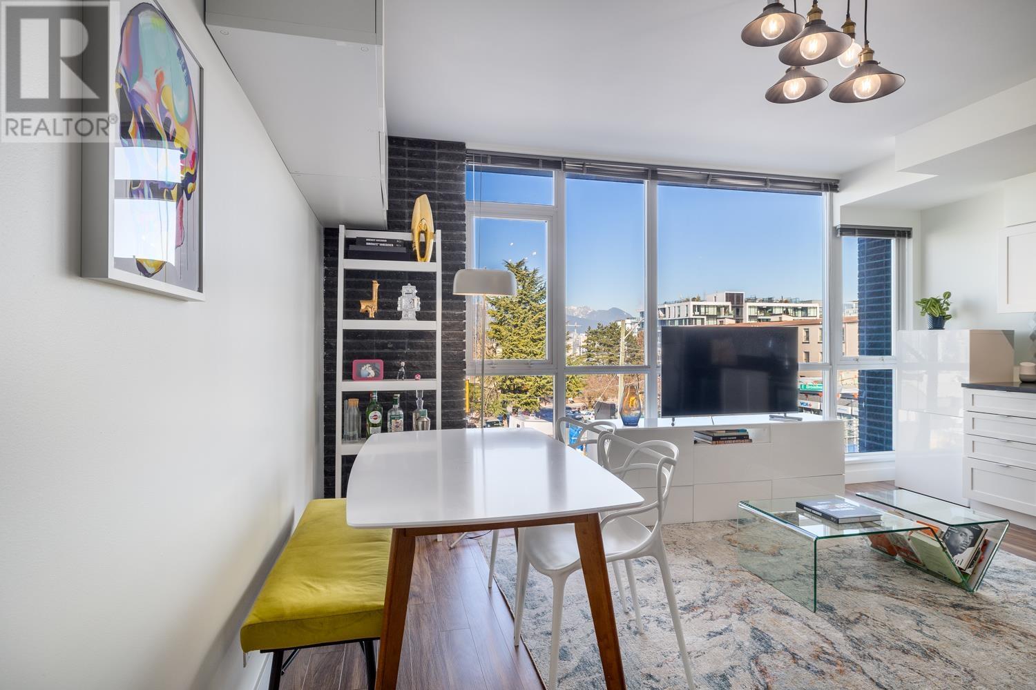 Listing Picture 2 of 20 : 314 2511 QUEBEC STREET, Vancouver / 溫哥華 - 魯藝地產 Yvonne Lu Group - MLS Medallion Club Member