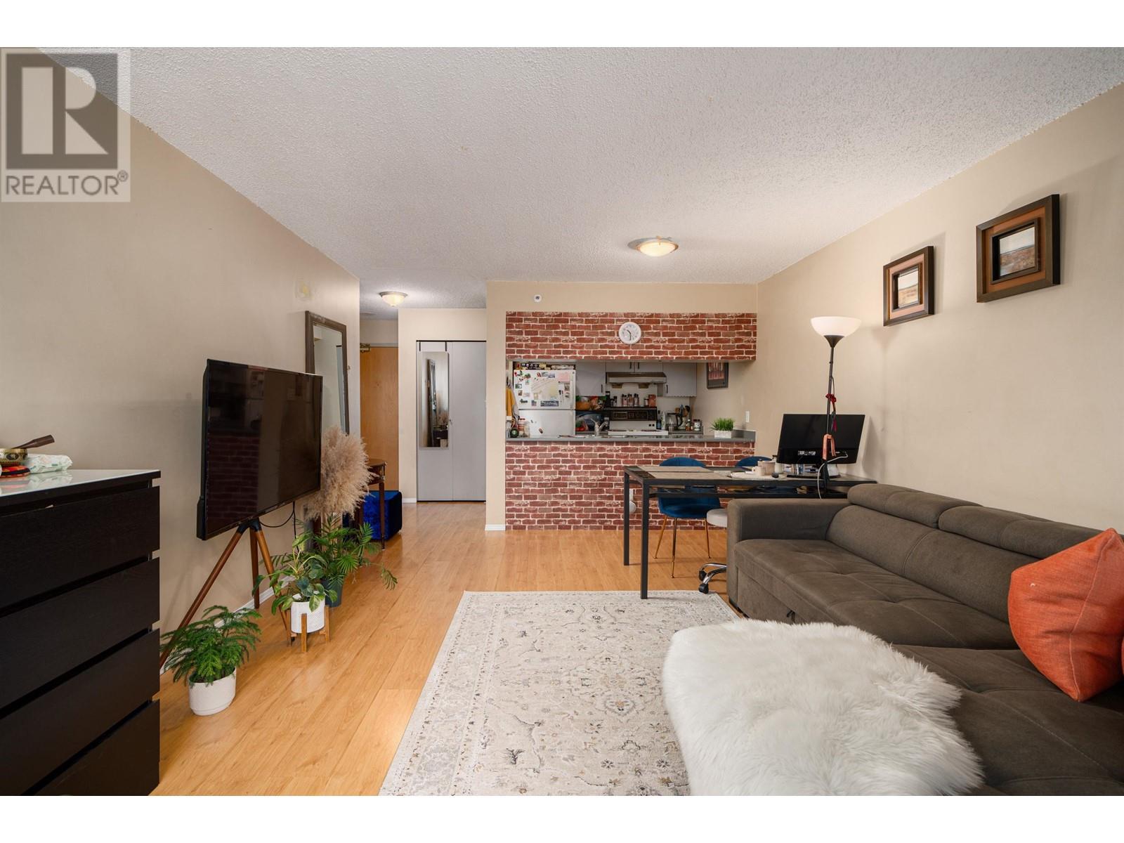 Listing Picture 10 of 30 : 809 1060 ALBERNI STREET, Vancouver / 溫哥華 - 魯藝地產 Yvonne Lu Group - MLS Medallion Club Member