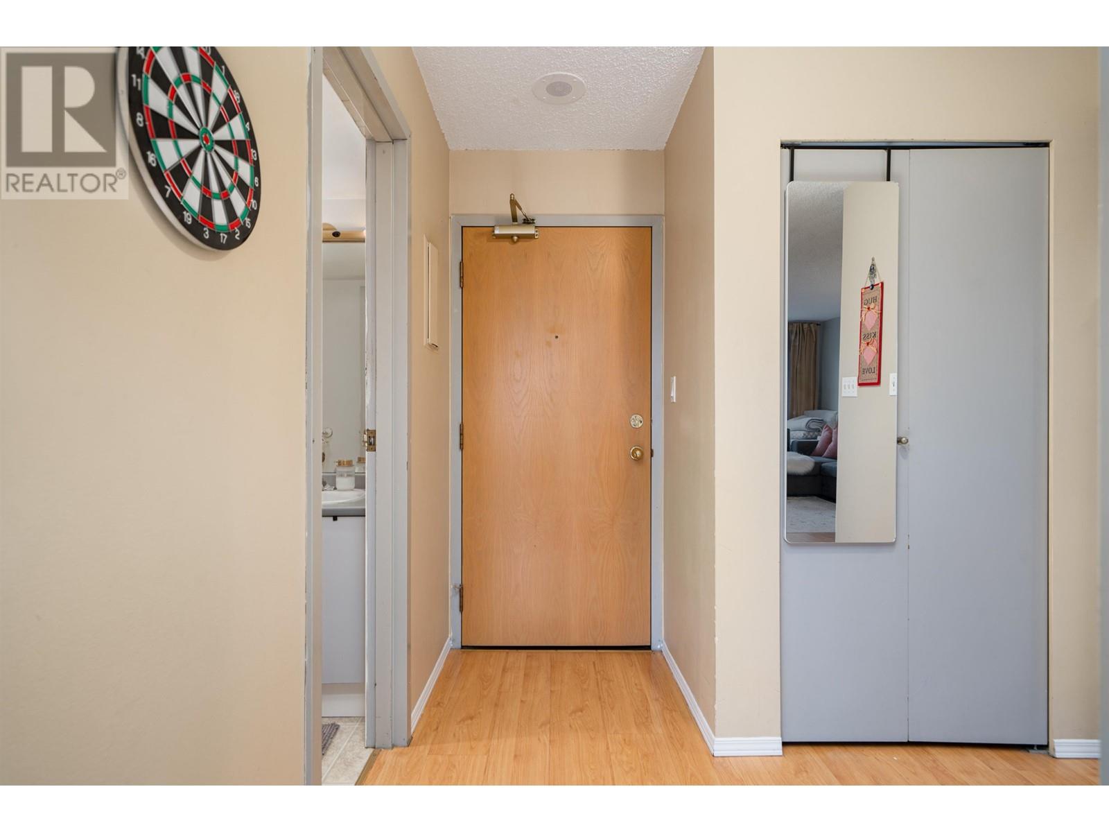 Listing Picture 4 of 30 : 809 1060 ALBERNI STREET, Vancouver / 溫哥華 - 魯藝地產 Yvonne Lu Group - MLS Medallion Club Member