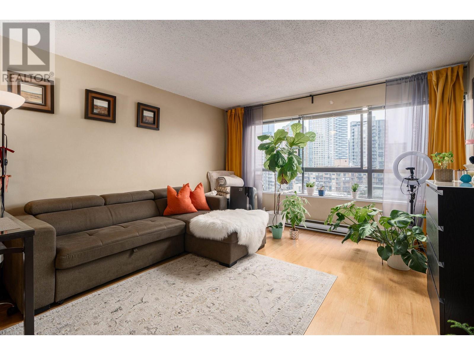 Listing Picture 8 of 30 : 809 1060 ALBERNI STREET, Vancouver / 溫哥華 - 魯藝地產 Yvonne Lu Group - MLS Medallion Club Member