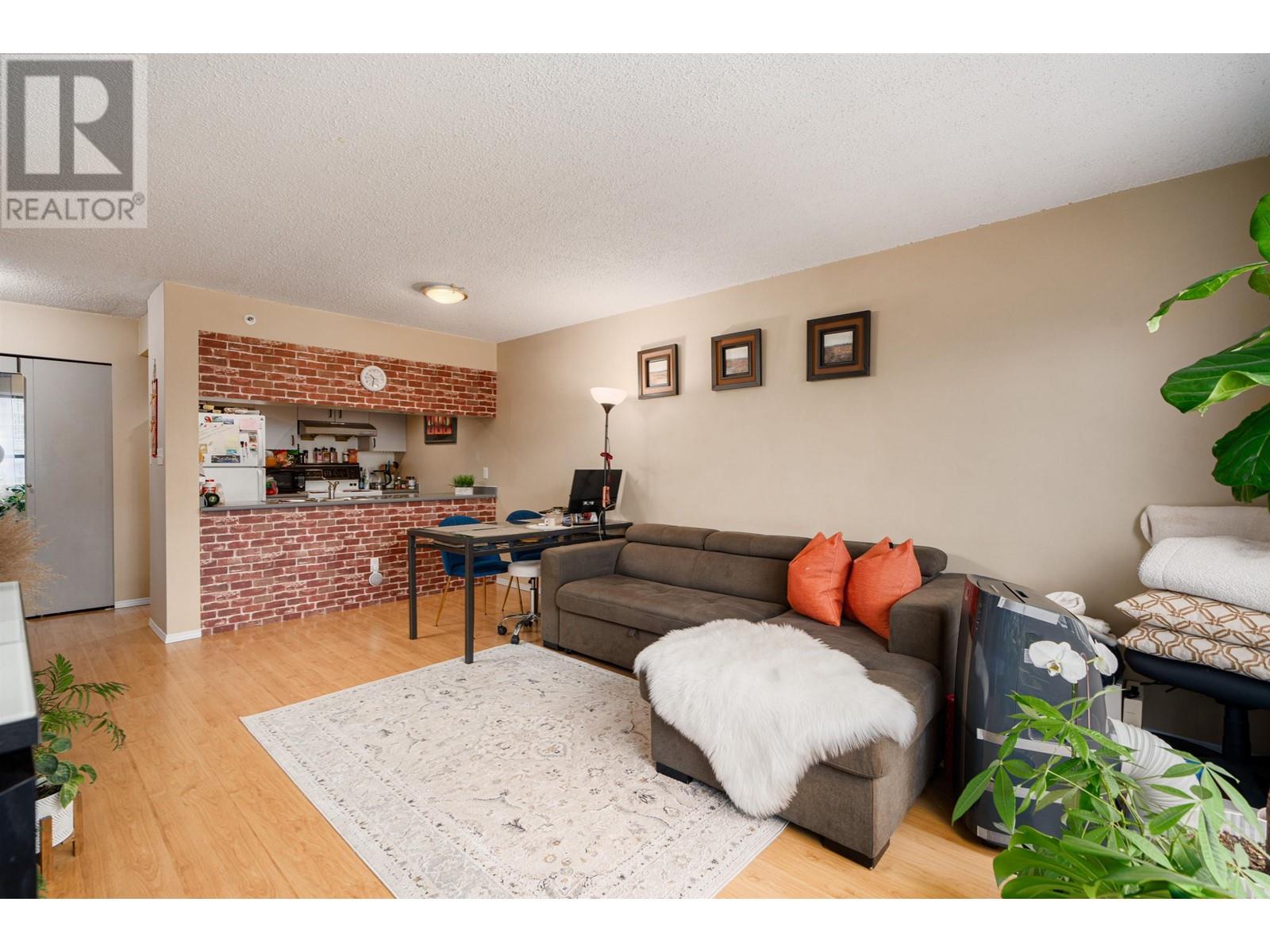 Listing Picture 9 of 30 : 809 1060 ALBERNI STREET, Vancouver / 溫哥華 - 魯藝地產 Yvonne Lu Group - MLS Medallion Club Member