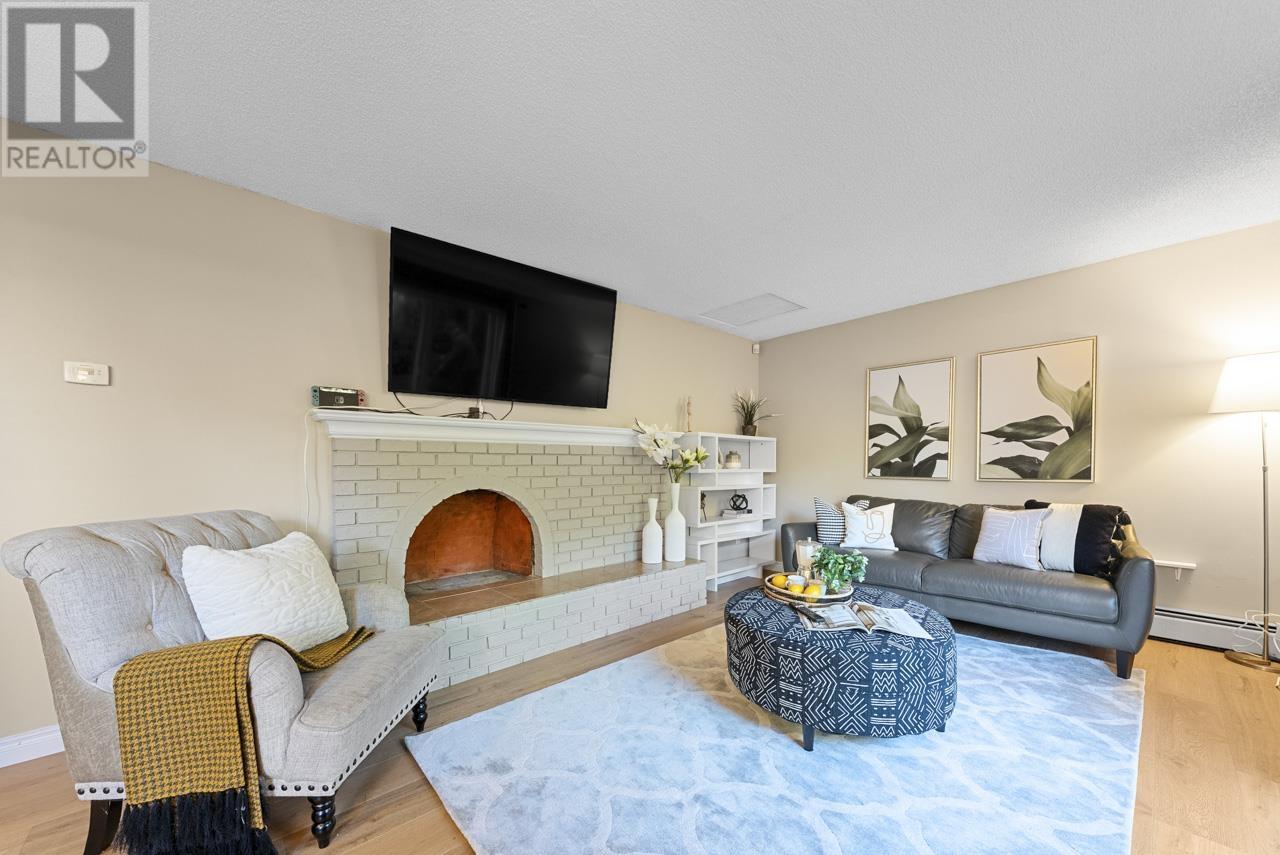 Listing Picture 10 of 31 : 10411 HOGARTH DRIVE, Richmond / 烈治文 - 魯藝地產 Yvonne Lu Group - MLS Medallion Club Member