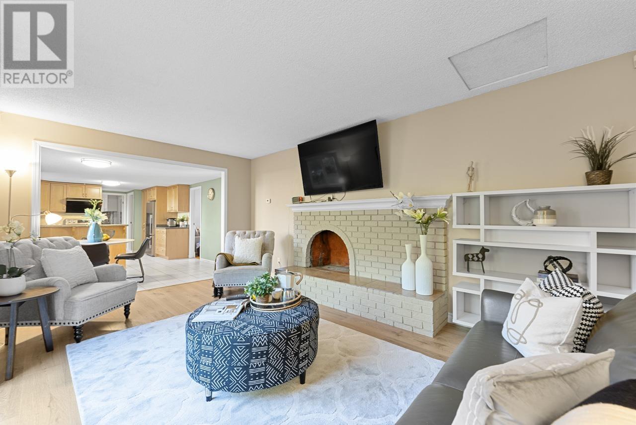 Listing Picture 11 of 31 : 10411 HOGARTH DRIVE, Richmond / 烈治文 - 魯藝地產 Yvonne Lu Group - MLS Medallion Club Member